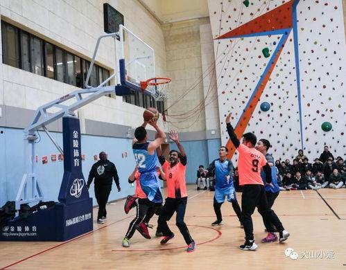 吃瓜打篮球女孩,篮球女孩的吃瓜日常