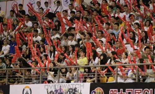 吃瓜打篮球女孩,篮球女孩的吃瓜日常