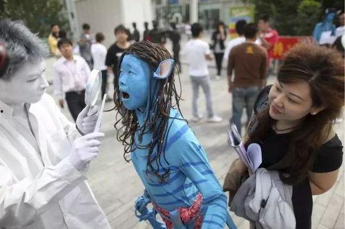 鲁迅围观吃瓜群众,冷漠与麻木的众生相